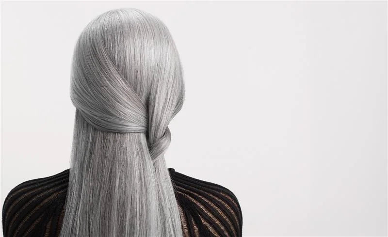 Hårpleie i overgangsalderen: Slik bevarer du vakkert og sunt hår